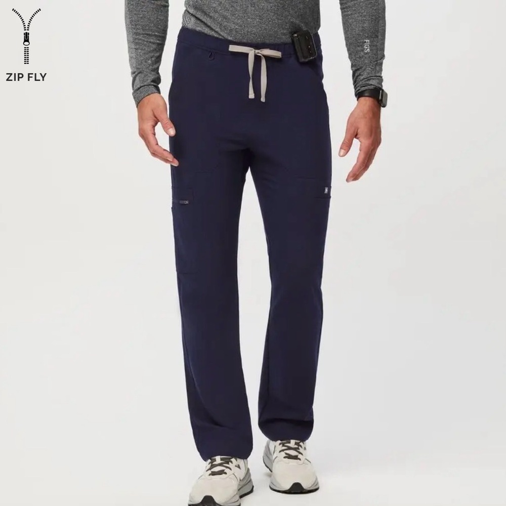FIGS Men’s Cairo Cargo Scrub Pant in Navy Color with Short Inseam (NWT)